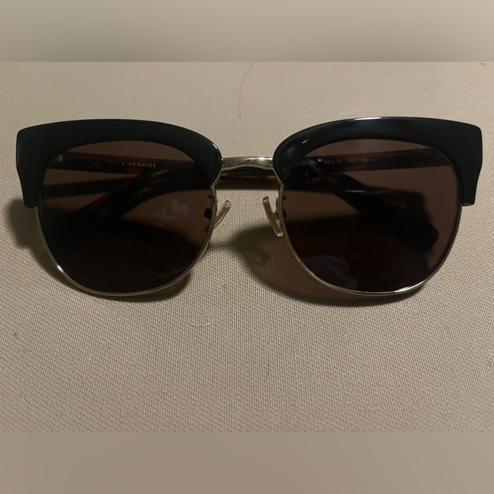 Coach Bobbie Sunglasses with case, cloth, and documentation - Picture 2 of 4